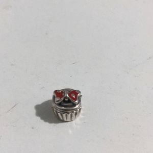 Pandora Minnie cupcake charm